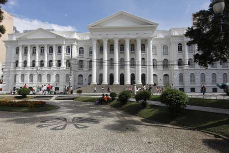 Prédio principal da Universidade Federal do Paraná, em Curitiba Prédio principal da Universidade Federal do Paraná, em Curitiba