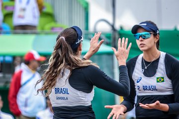 Ver imagem no Twitter Ver imagem no Twitter